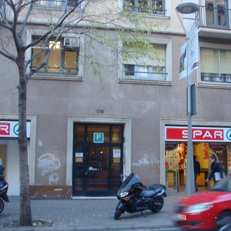 Hostal Muntaner Barcelona Kültér fotó