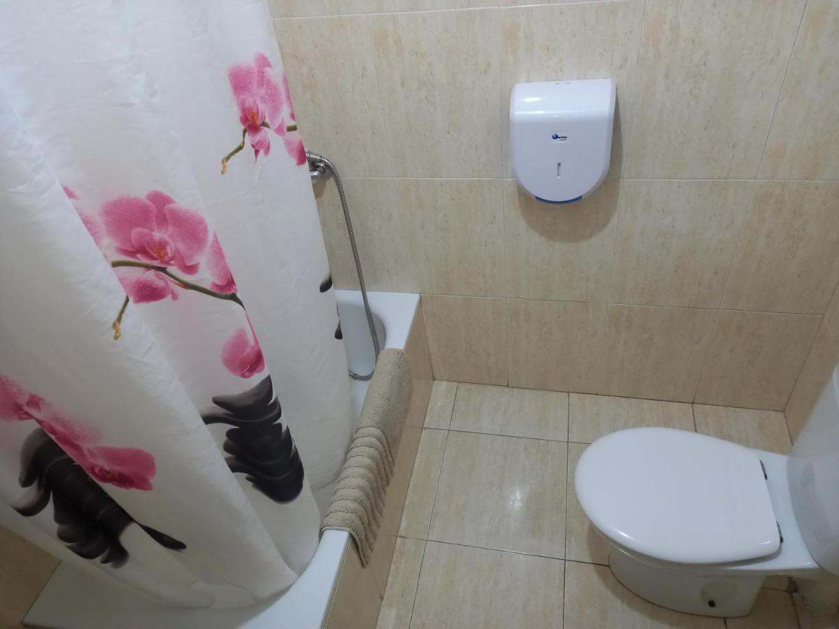Hostal Muntaner Barcelona Kültér fotó